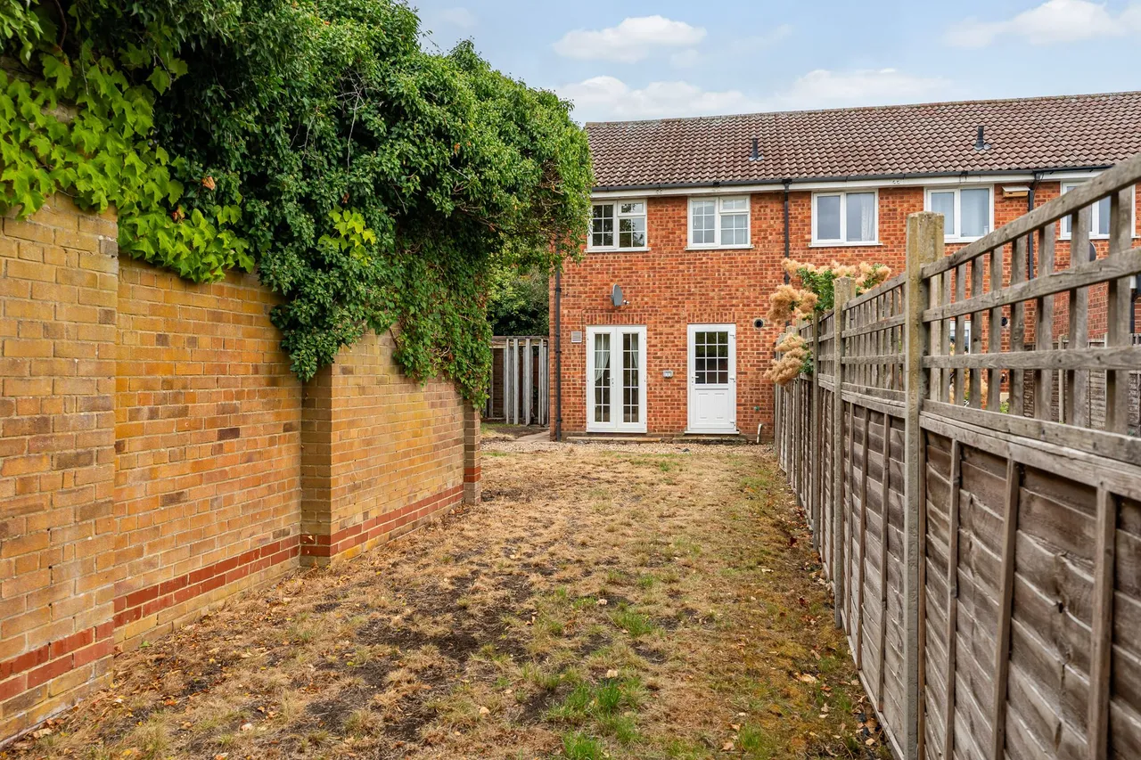Church Field, Ware, SG12, photo 5