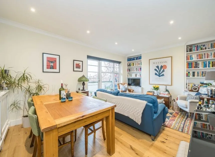 Sheen Court, Richmond, TW10, photo 2
