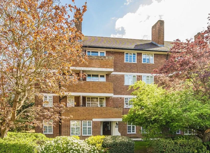 3 bed flat for sale — Sheen Court, Richmond, TW10