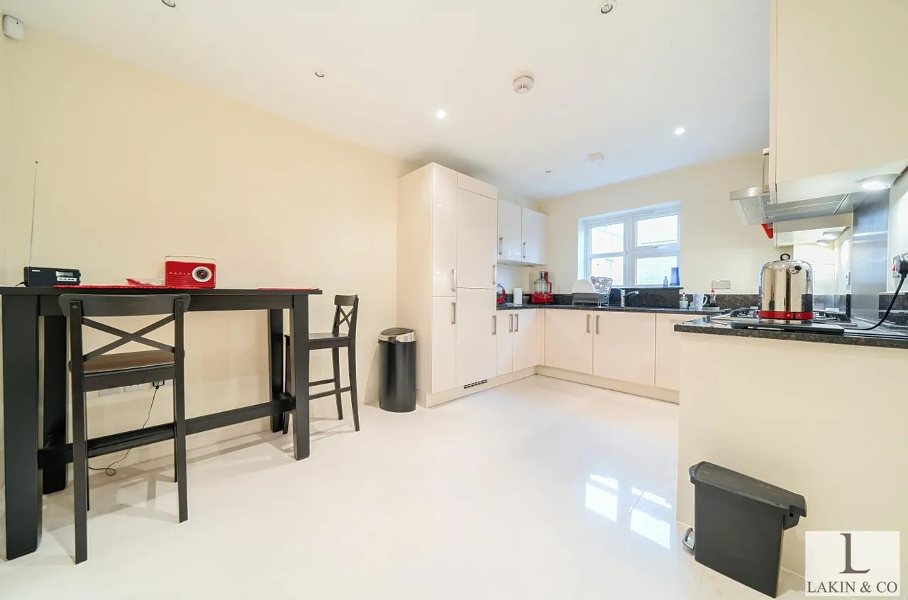Heacham Avenue, Ickenham, UB10 8TR, photo 5