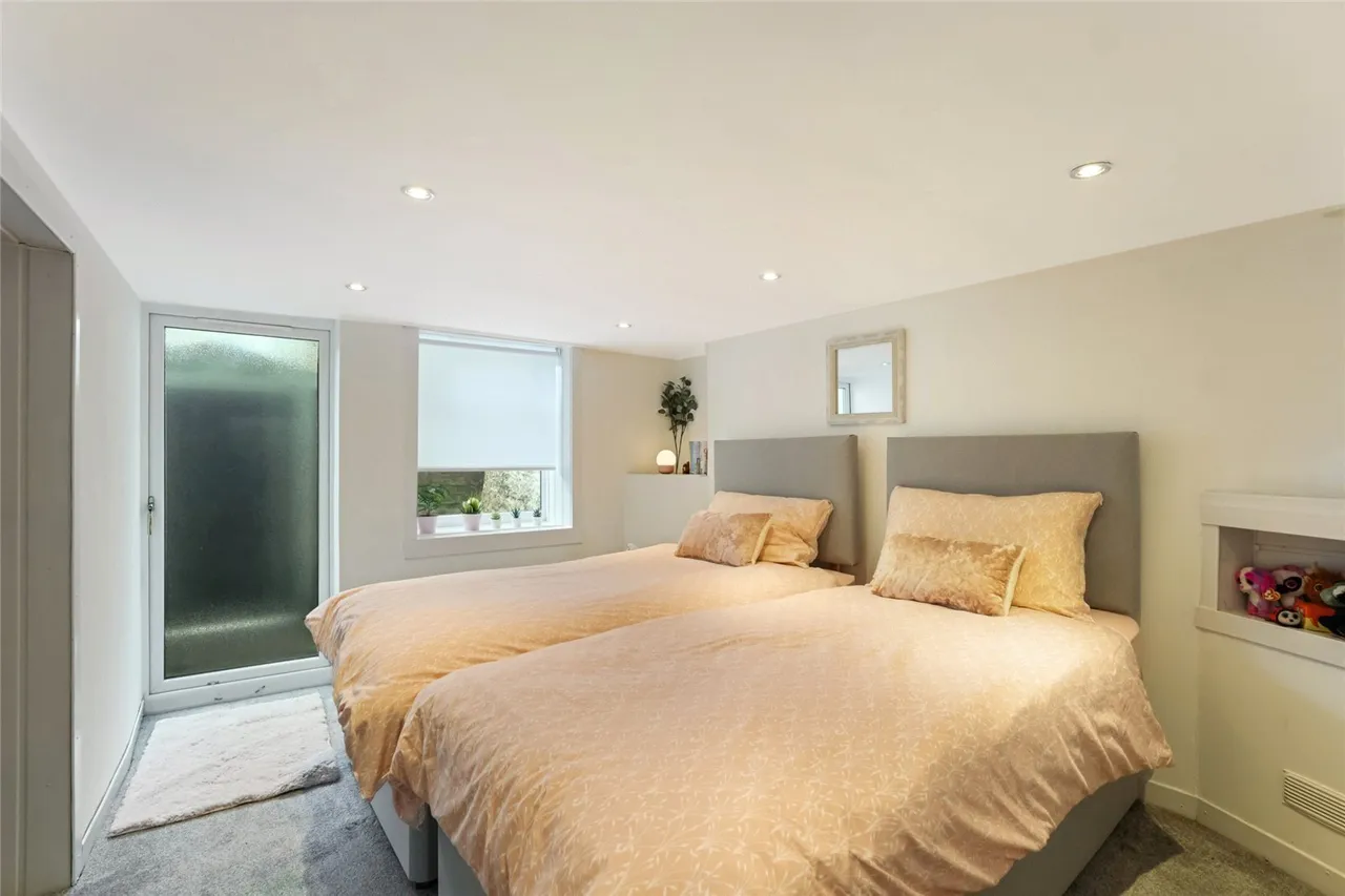 Main Road, Fairlie, KA29, photo 10