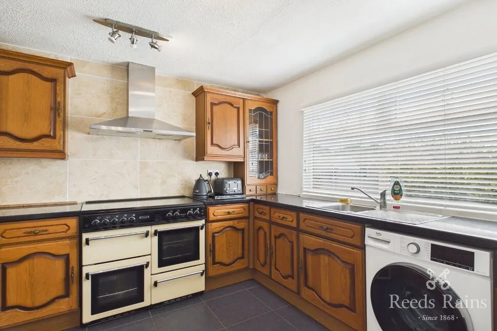 Dale Crescent, St. Helens, WA9, photo 7