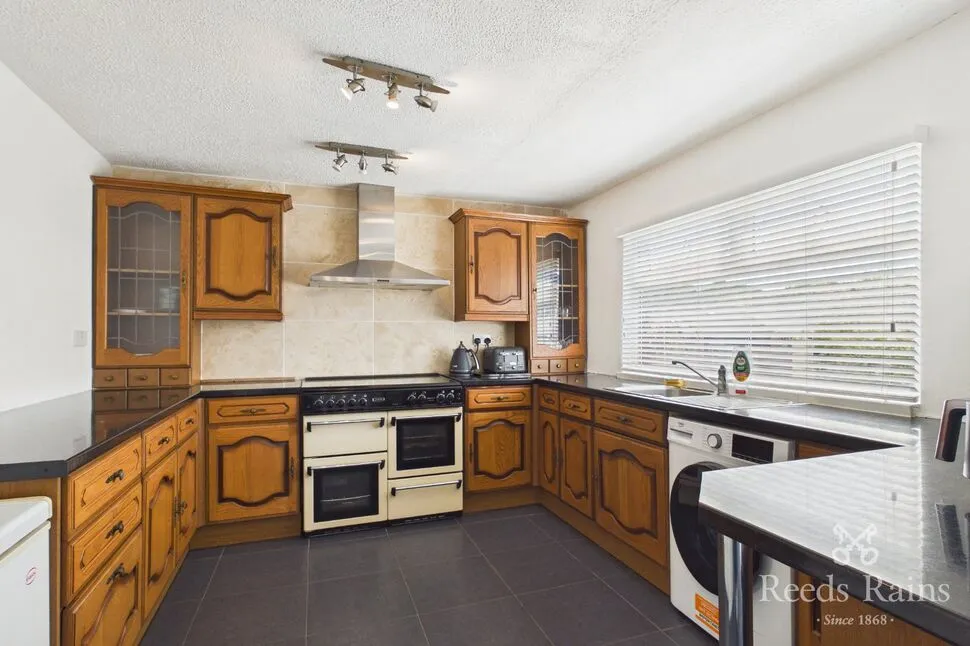 Dale Crescent, St. Helens, WA9, photo 6