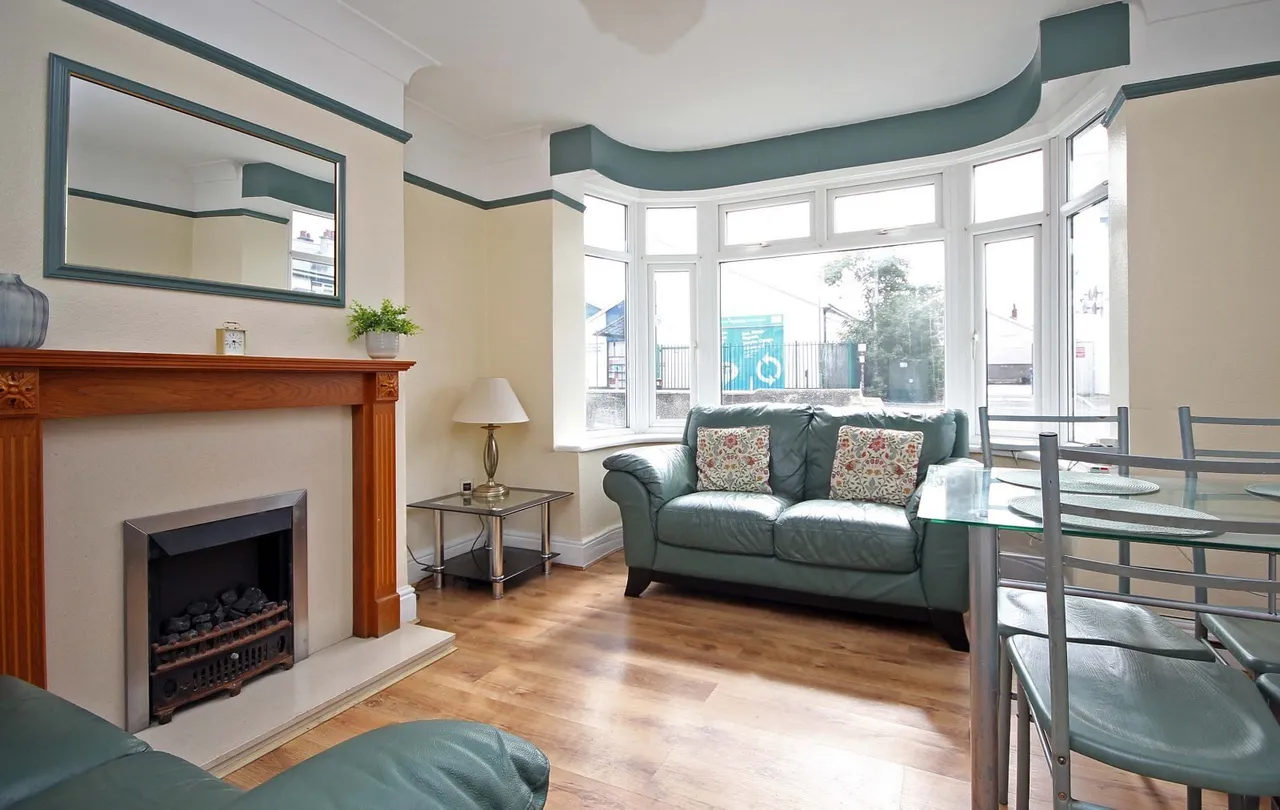 Glynne Road, Bangor, LL57, photo 12