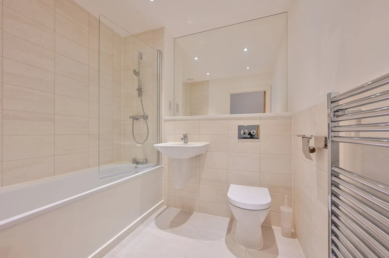 Flat 74, Austen House, Station View, Guildford, photo 7