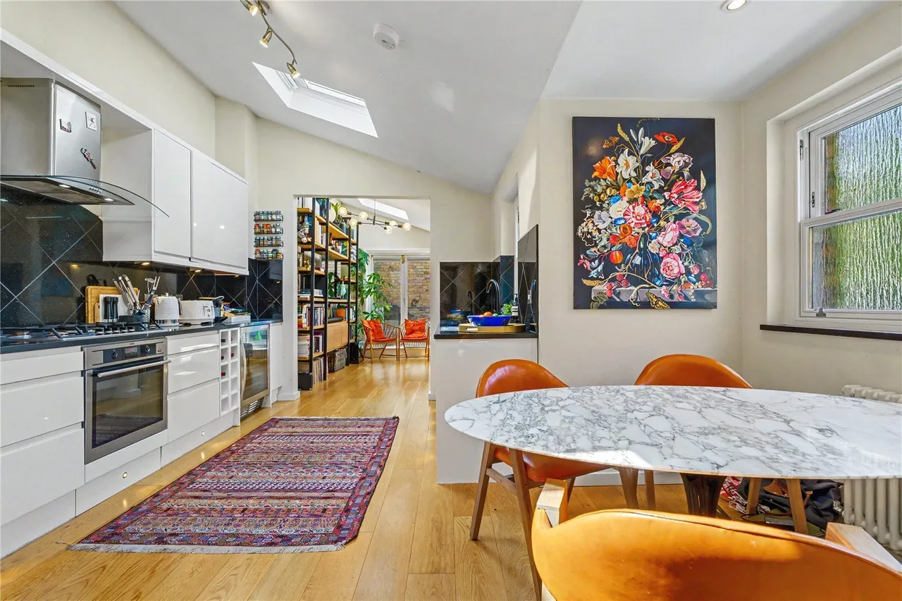 Northcote Road, London, SW11, photo 3