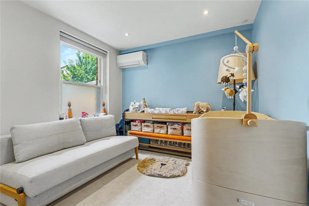 Northcote Road, London, SW11, photo 9