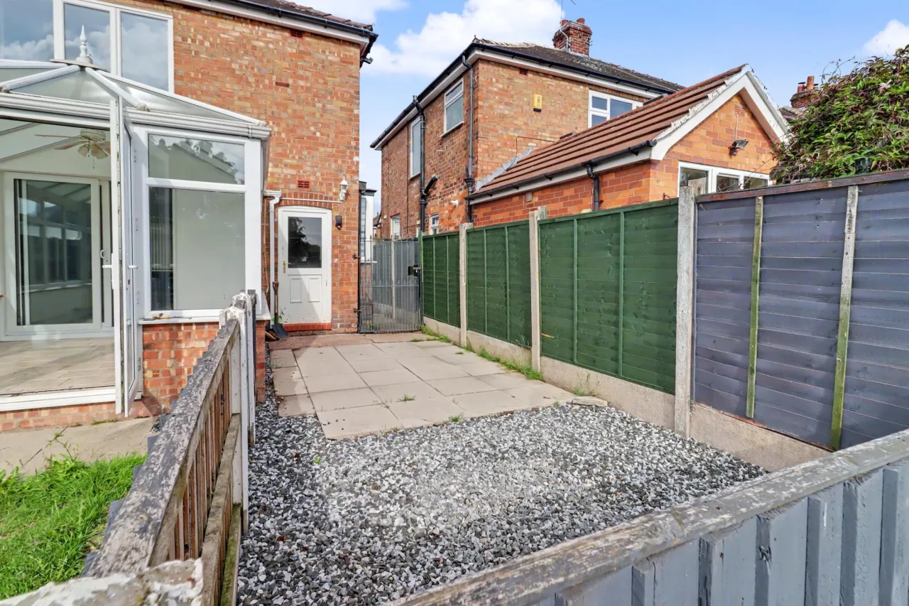 Newfield Drive, Crewe, photo 8