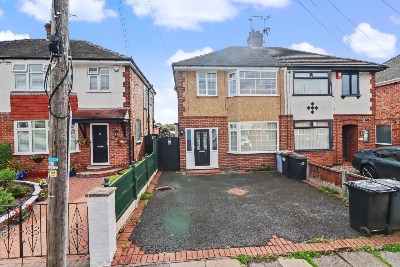 3 bed property for sale, Newfield Drive, Crewe