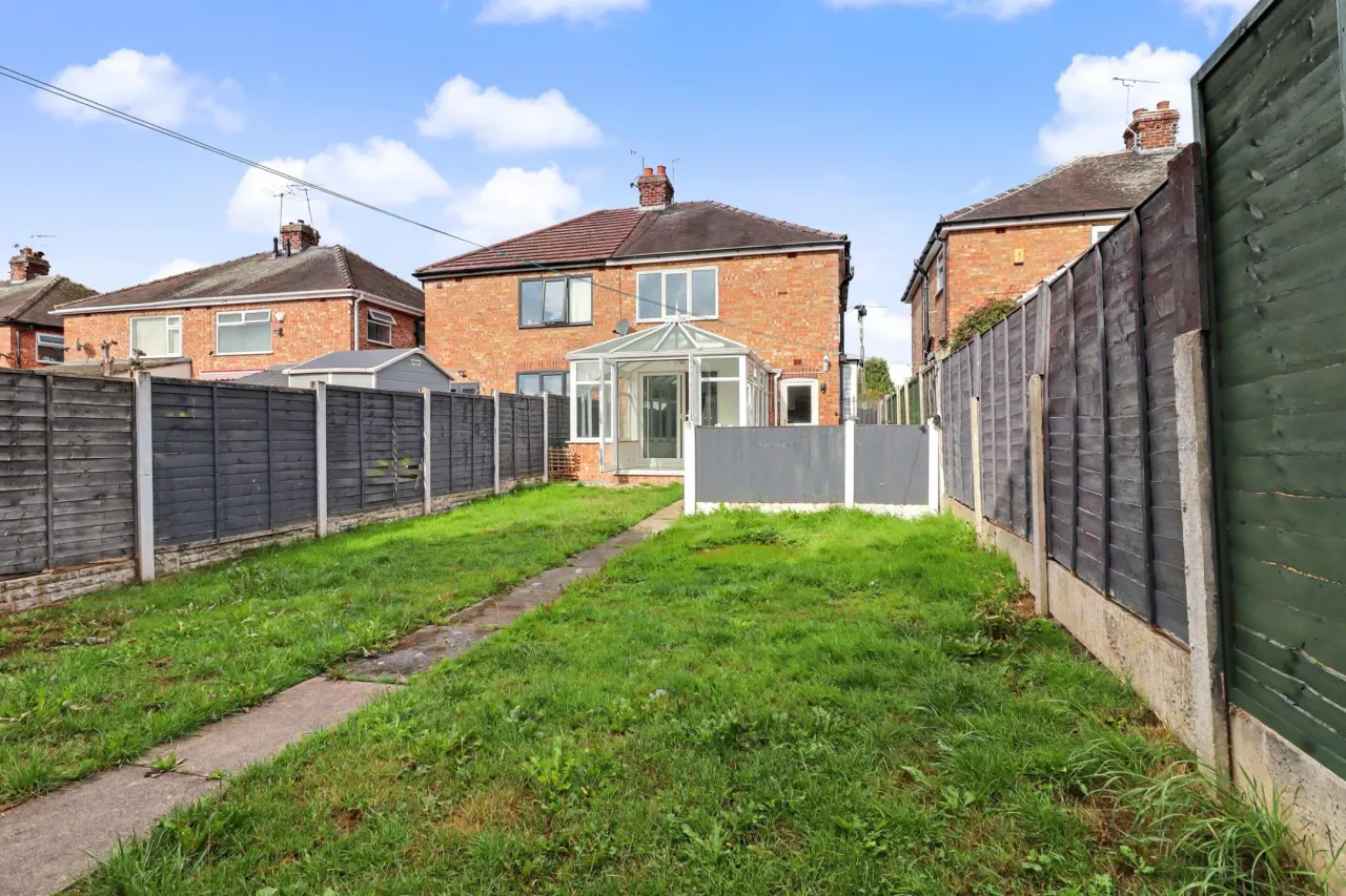 Newfield Drive, Crewe, photo 7