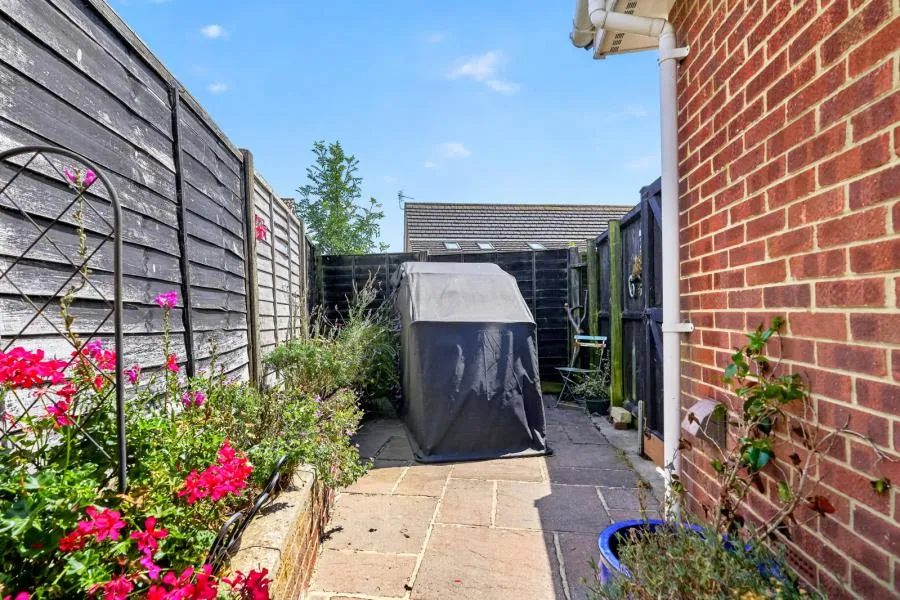 Denton Gardens, East Cowes, PO32, photo 17