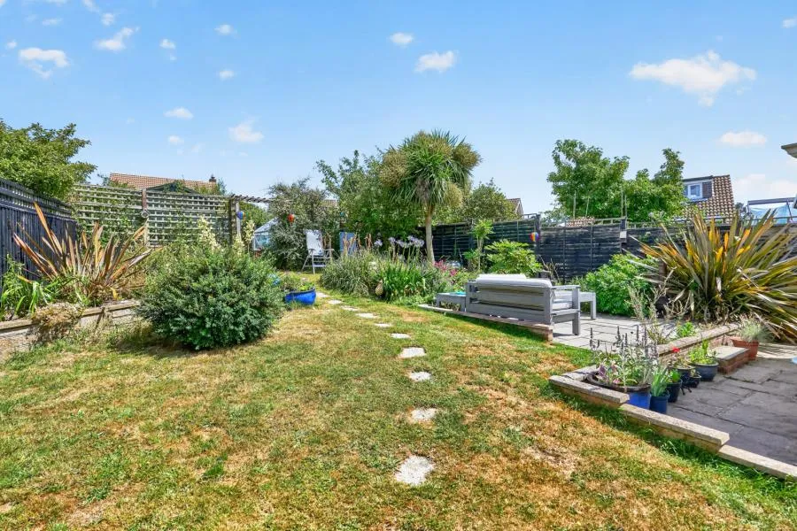 Denton Gardens, East Cowes, PO32, photo 15