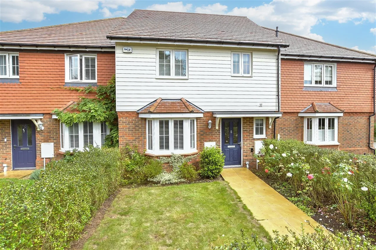 3 bed house for sale, The Weavers, Headcorn, TN27