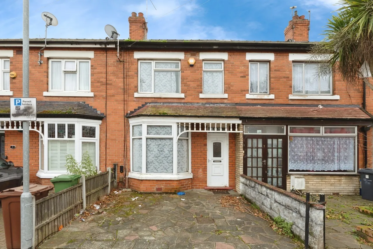 2 bed house for sale — Coniston Avenue, Barking, IG11