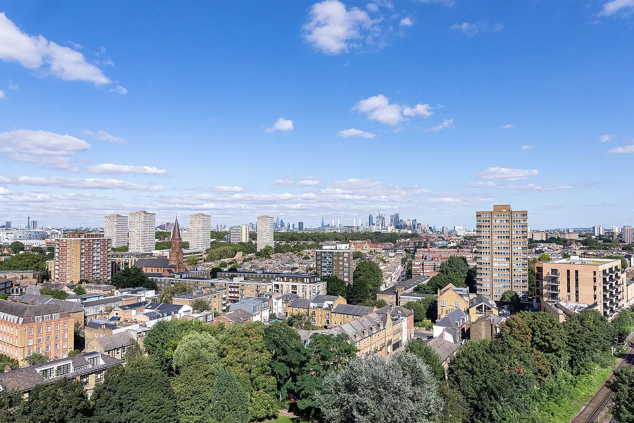 London, SW11, photo 11