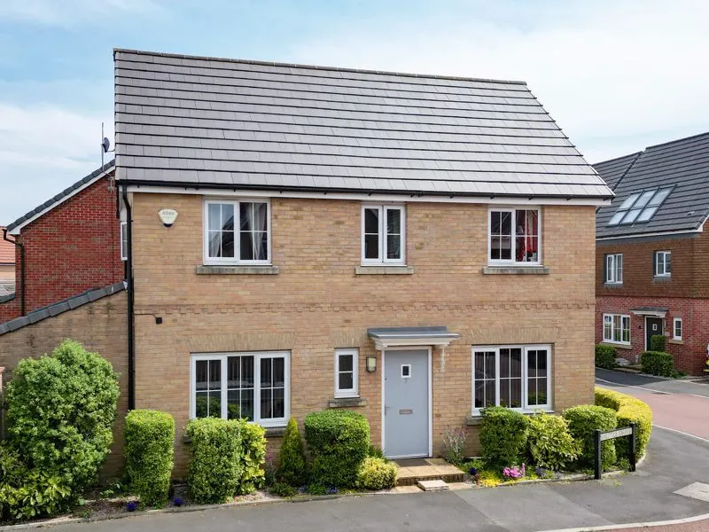 3 bed house for sale — Shuttle Drive, Heywood OL10 3FJ