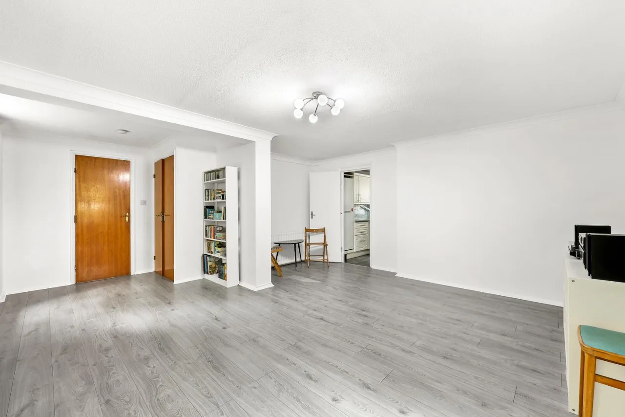 Fourways, 661 - 663 High Road, IG9 5HW, photo 11