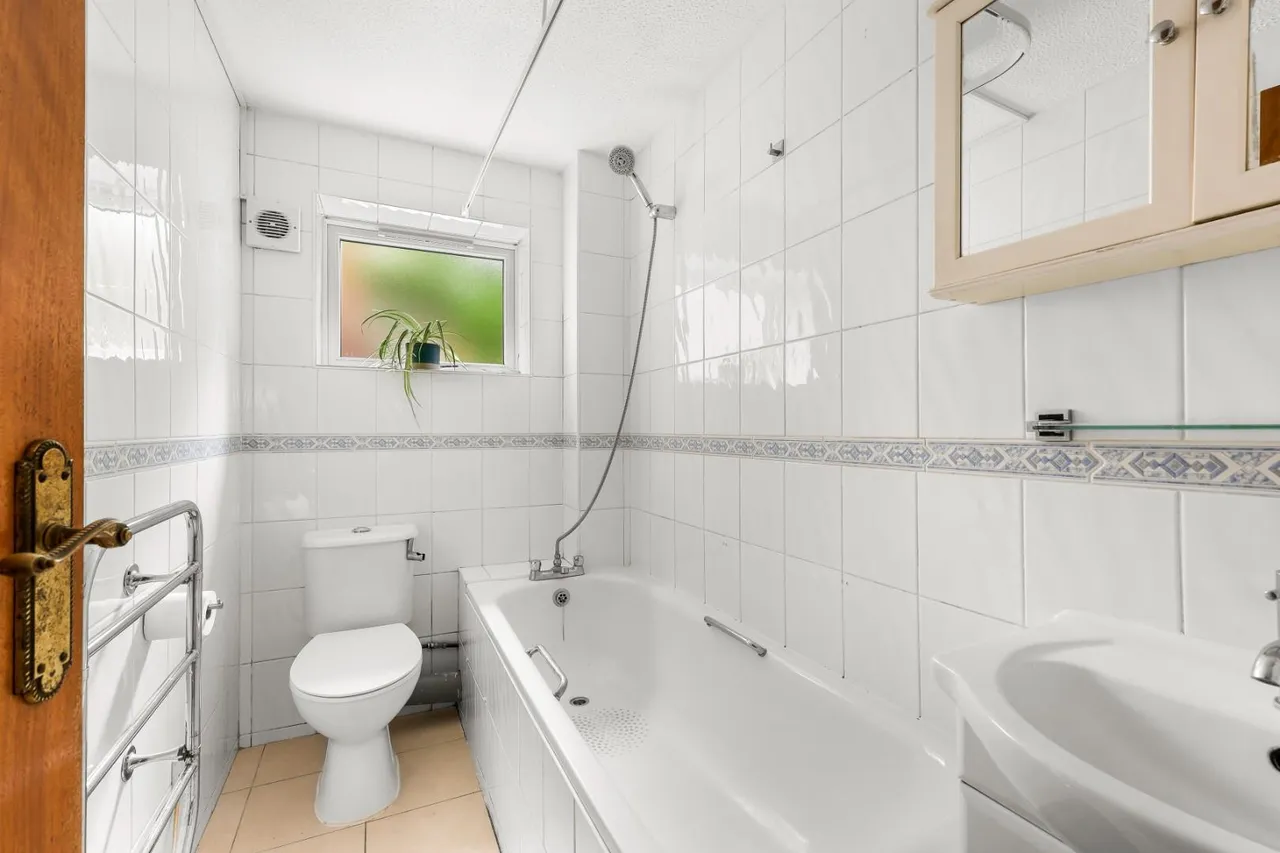Fourways, 661 - 663 High Road, IG9 5HW, photo 5