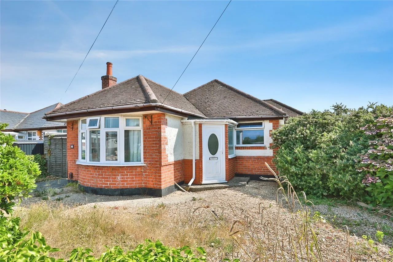 2 bed house for sale, Sandown Road, Christchurch, BH23