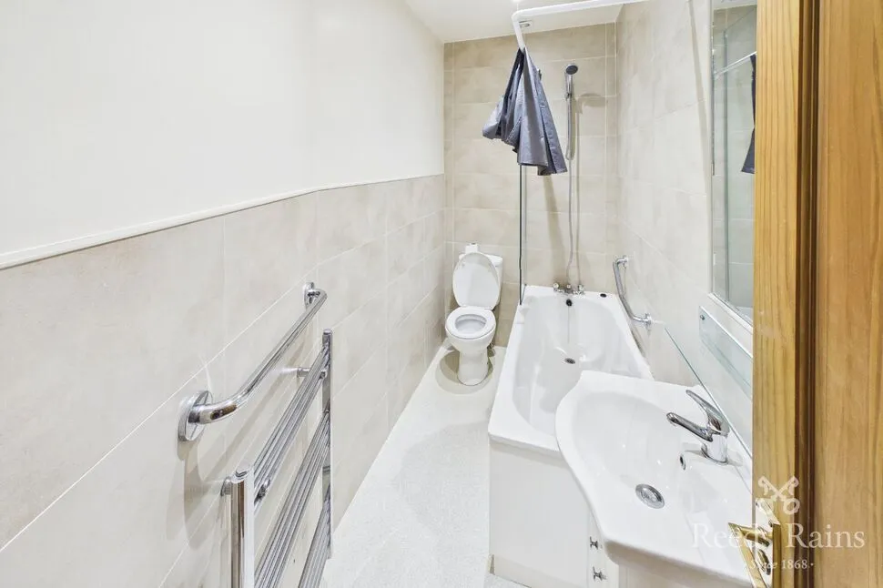 Bradford Road, Batley, West Yorkshire, WF17, photo 6