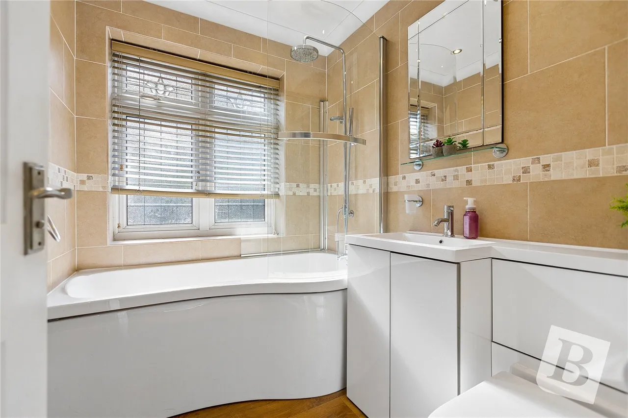 Pettits Boulevard, Romford, RM1, photo 9