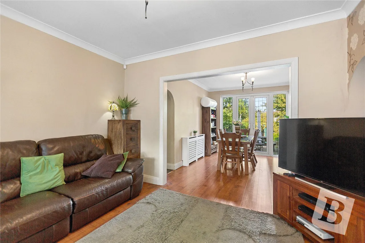 Pettits Boulevard, Romford, RM1, photo 5