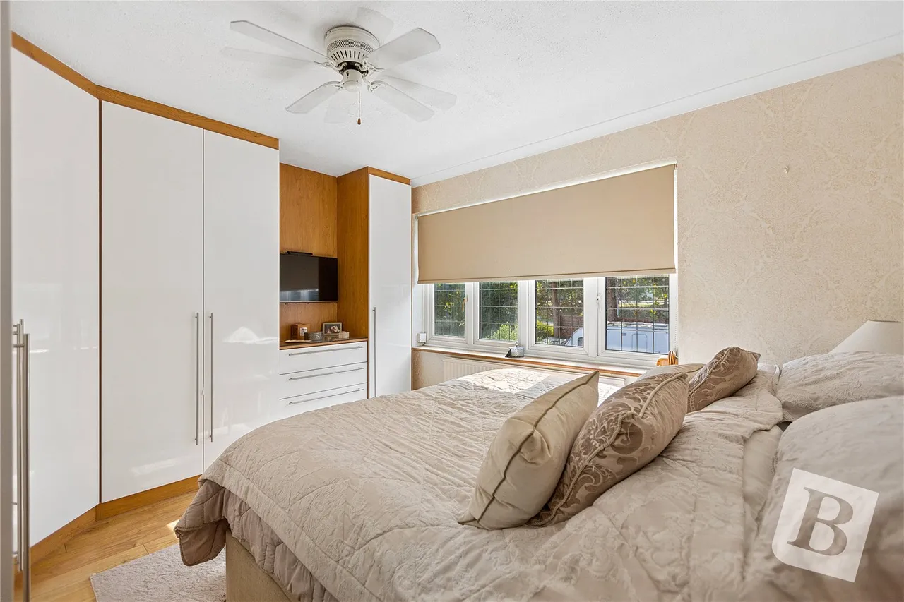 Pettits Boulevard, Romford, RM1, photo 6