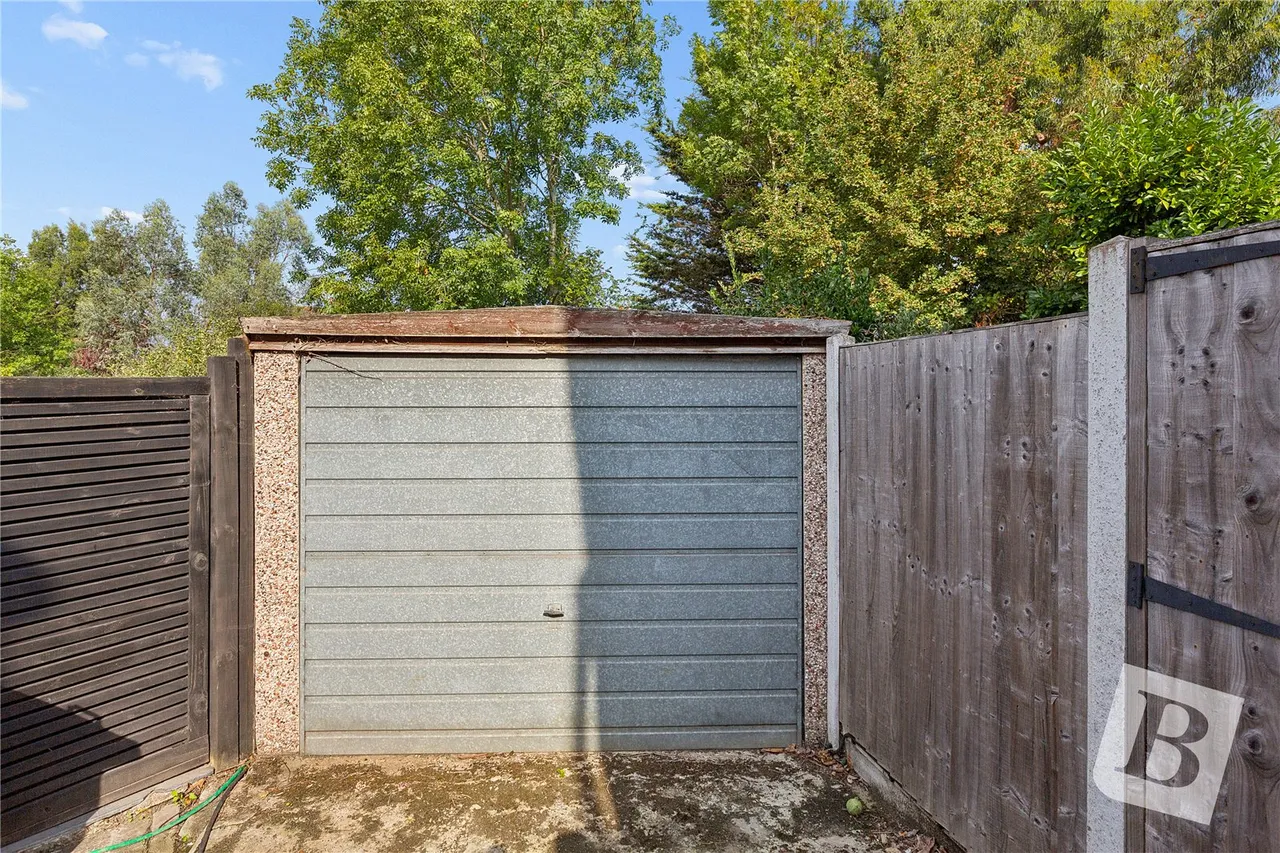 Pettits Boulevard, Romford, RM1, photo 17