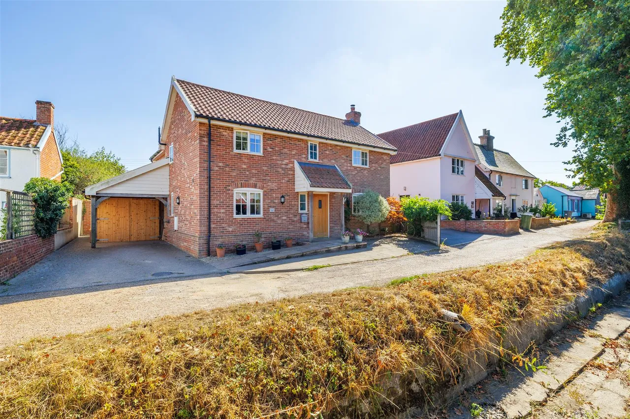 4 bed house for sale, The Causeway, Peasenhall, IP17