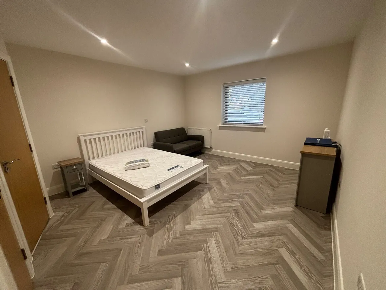Waterside House, Woodley Headland MK6, photo 3