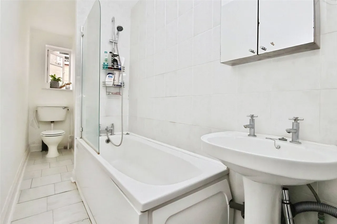 High Street, Guildford, GU1, photo 6