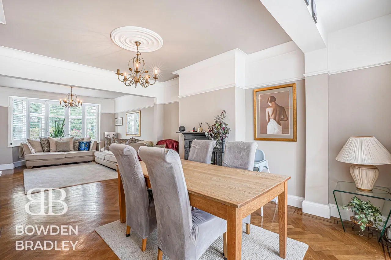 Woodford Avenue, Clayhall, IG4, photo 6