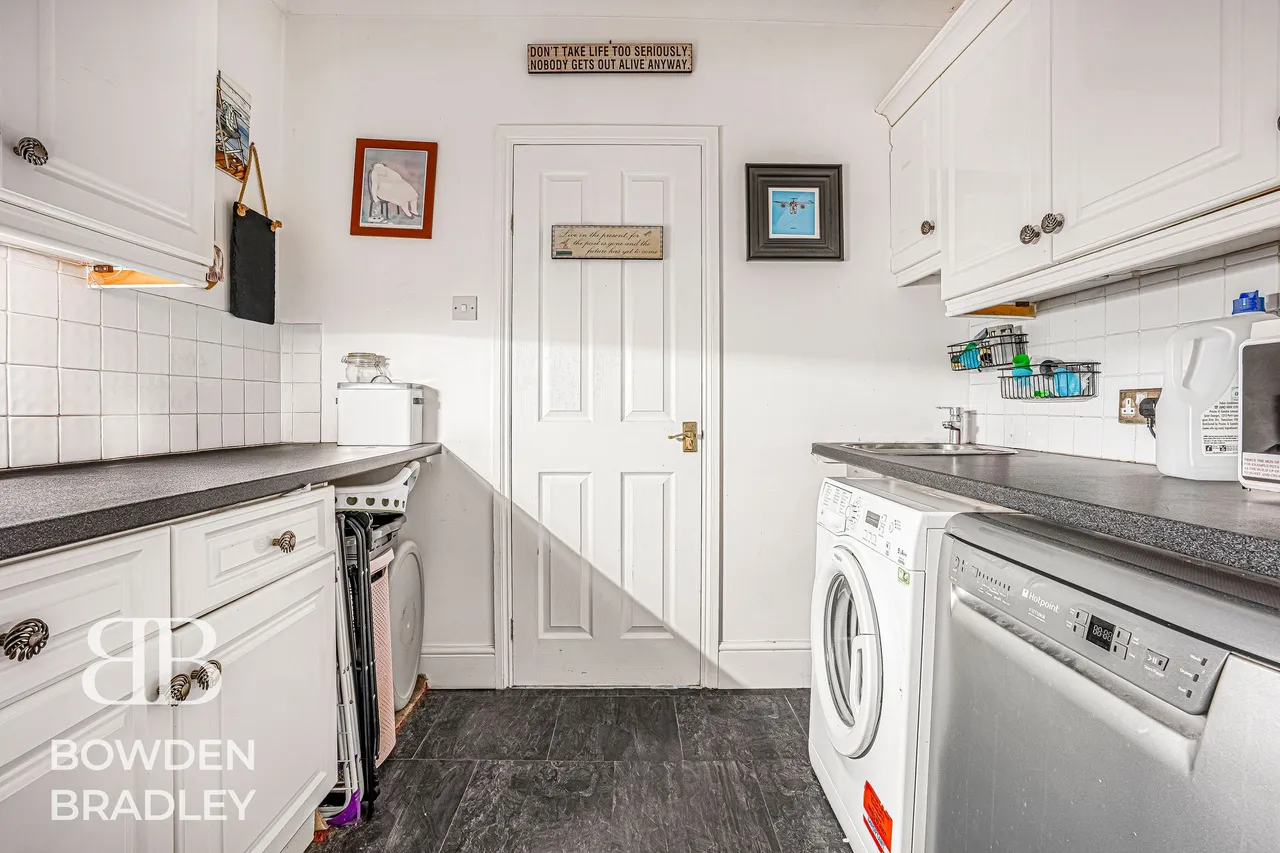 Woodford Avenue, Clayhall, IG4, photo 10