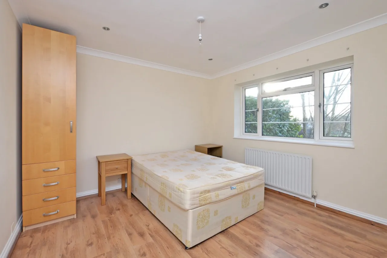 Frimley Road, Camberley, GU15, photo 2