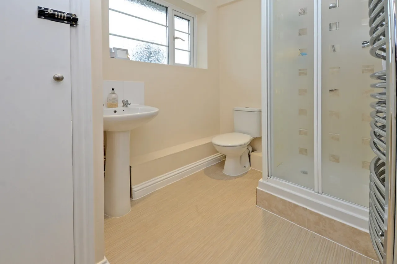 Frimley Road, Camberley, GU15, photo 3
