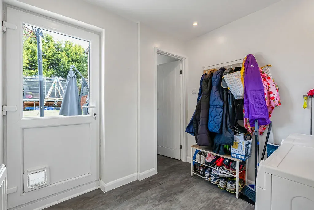 Newton Road, Bletchley, Milton Keynes, Buckinghamshire, MK3 5DH, photo 13