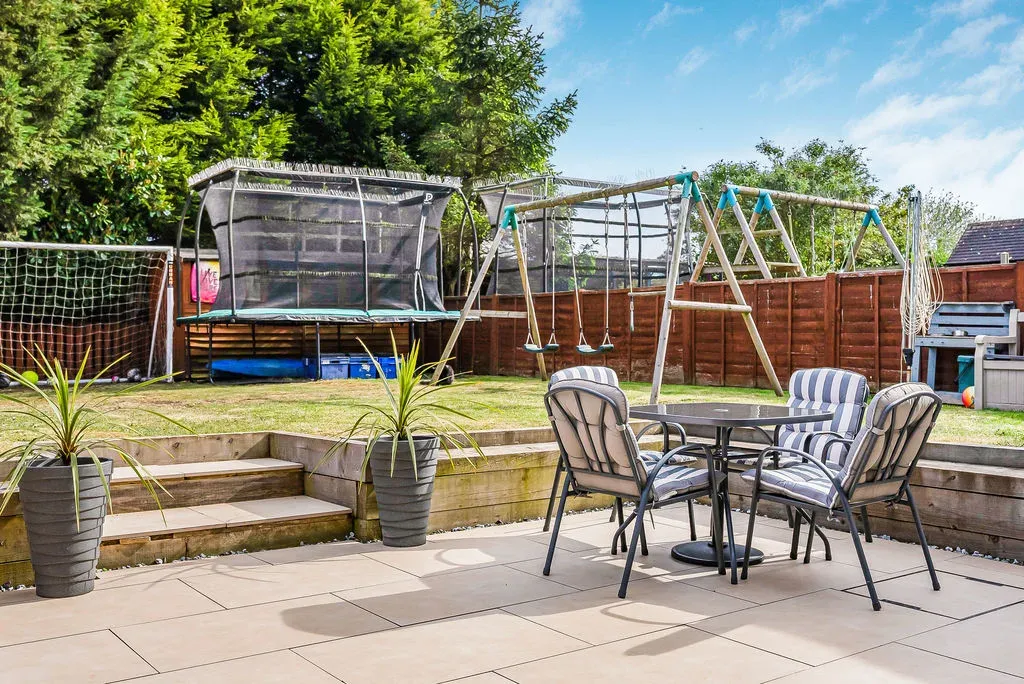 Newton Road, Bletchley, Milton Keynes, Buckinghamshire, MK3 5DH, photo 15