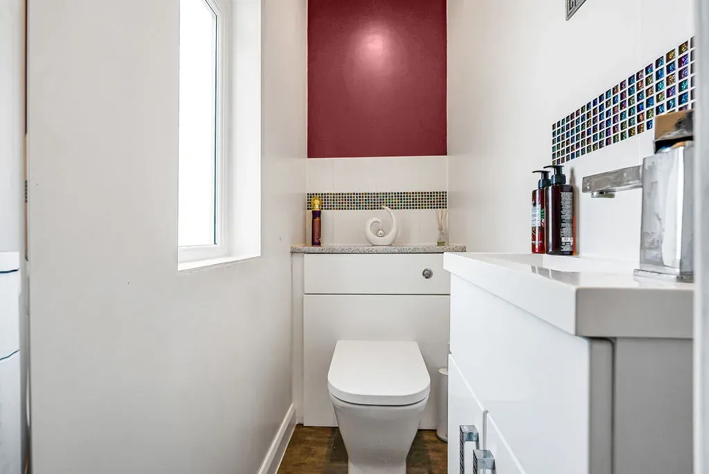 Newton Road, Bletchley, Milton Keynes, Buckinghamshire, MK3 5DH, photo 12