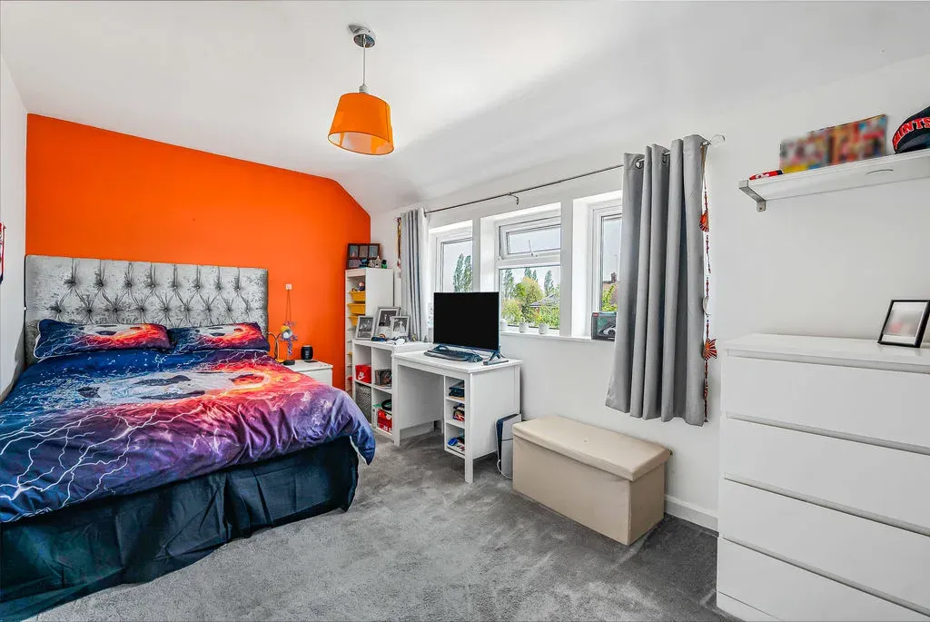Newton Road, Bletchley, Milton Keynes, Buckinghamshire, MK3 5DH, photo 10