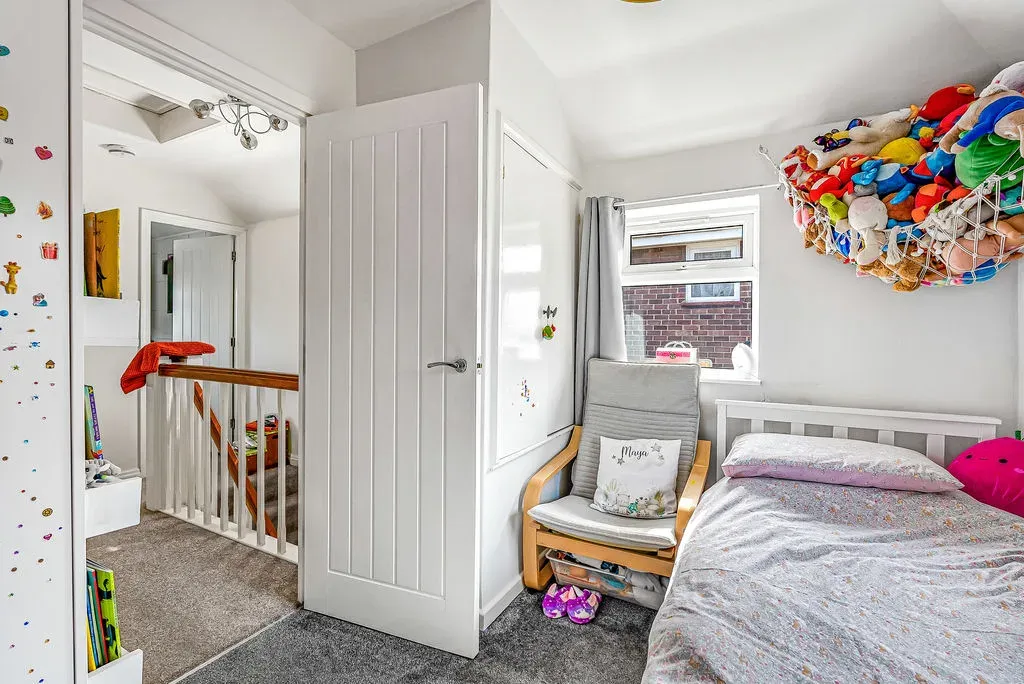 Newton Road, Bletchley, Milton Keynes, Buckinghamshire, MK3 5DH, photo 21