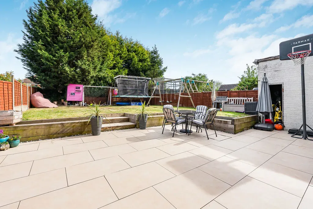 Newton Road, Bletchley, Milton Keynes, Buckinghamshire, MK3 5DH, photo 5