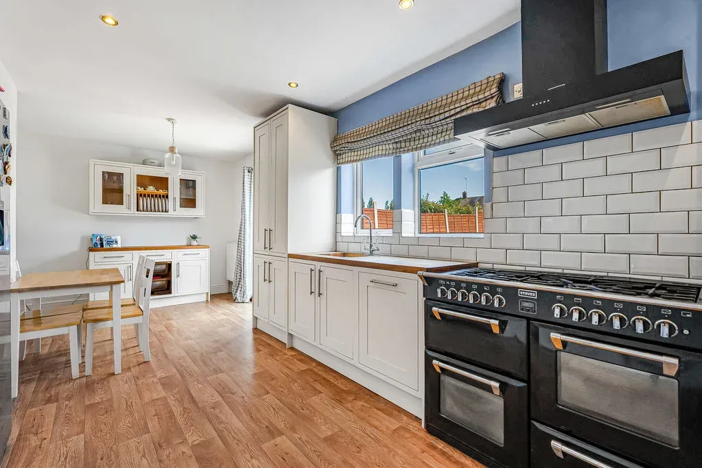 Newton Road, Bletchley, Milton Keynes, Buckinghamshire, MK3 5DH, photo 2