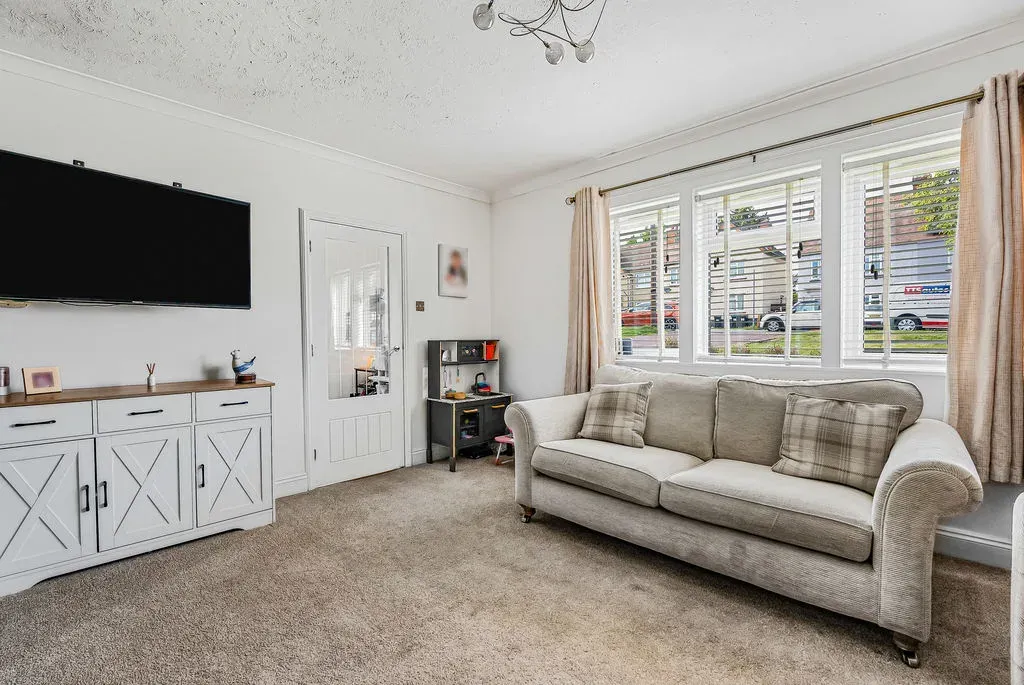 Newton Road, Bletchley, Milton Keynes, Buckinghamshire, MK3 5DH, photo 14