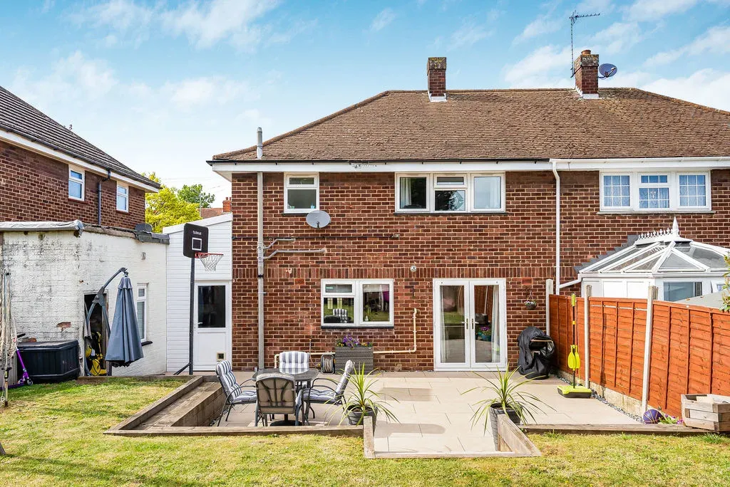 Newton Road, Bletchley, Milton Keynes, Buckinghamshire, MK3 5DH, photo 24