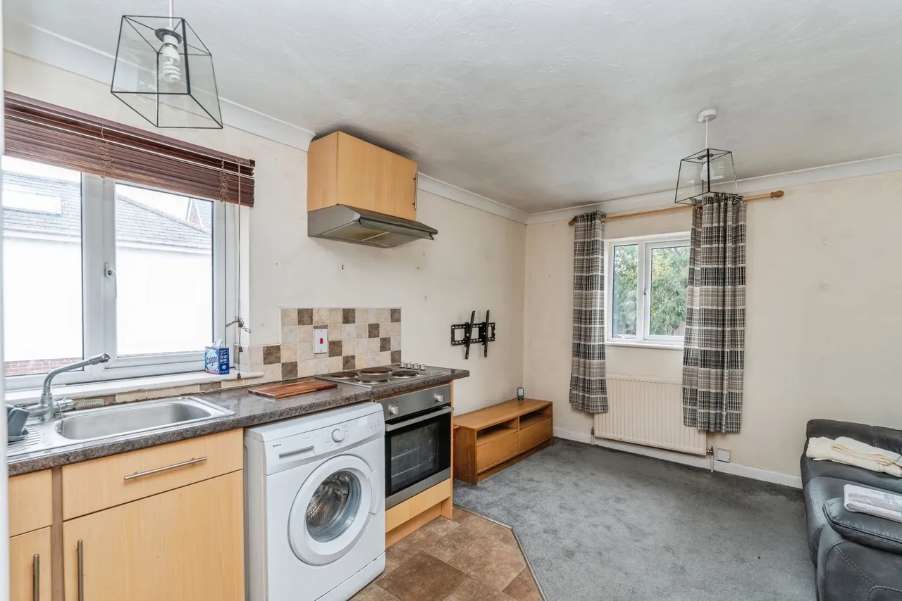 Rumbridge Street, Totton, SO40, photo 4