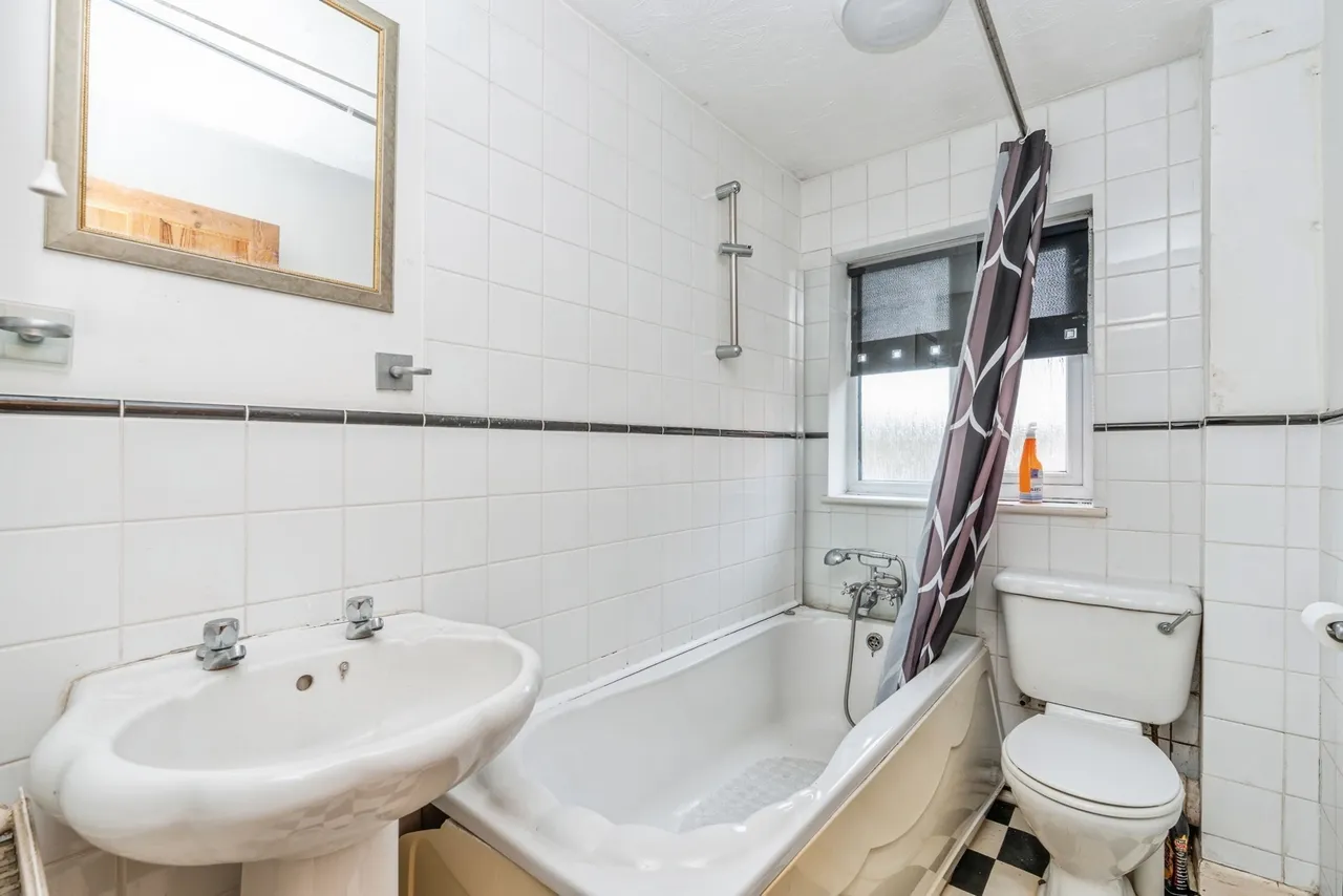 Rumbridge Street, Totton, SO40, photo 9