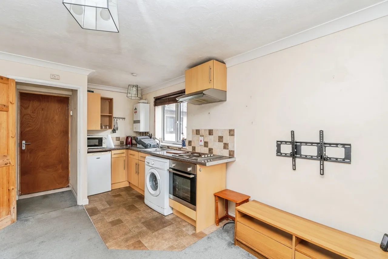 Rumbridge Street, Totton, SO40, photo 7
