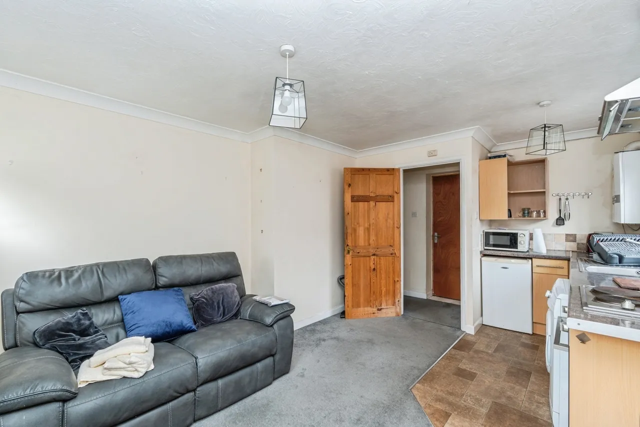 Rumbridge Street, Totton, SO40, photo 6