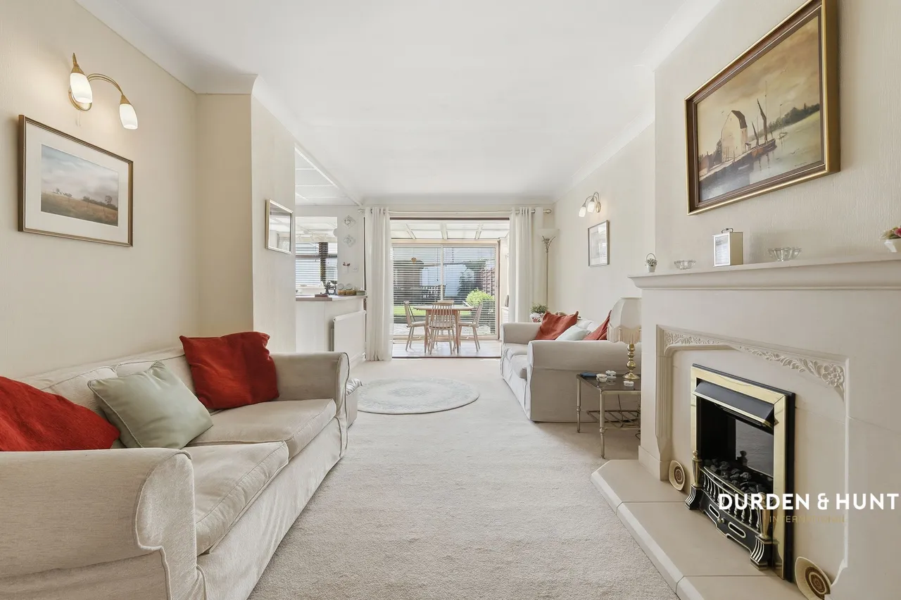 Exmouth Drive, Rayleigh, SS6, photo 6