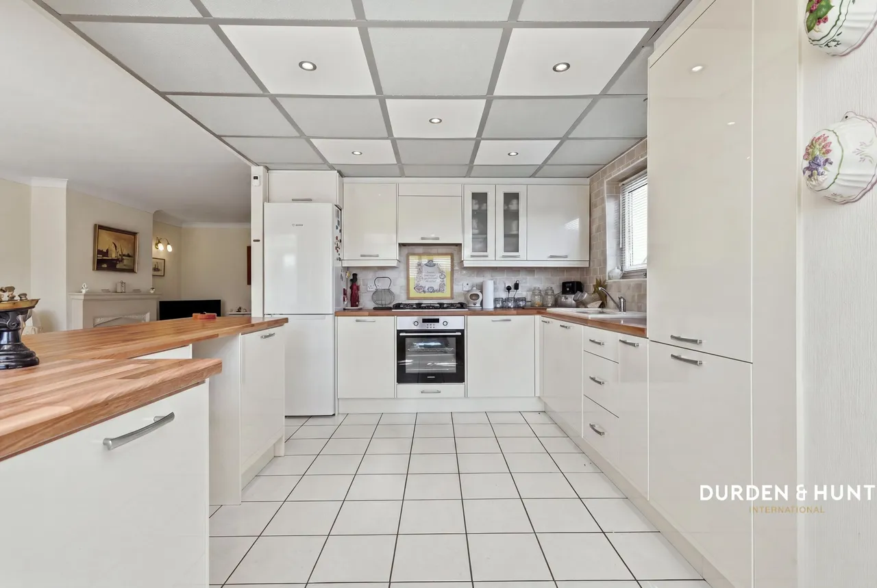 Exmouth Drive, Rayleigh, SS6, photo 9